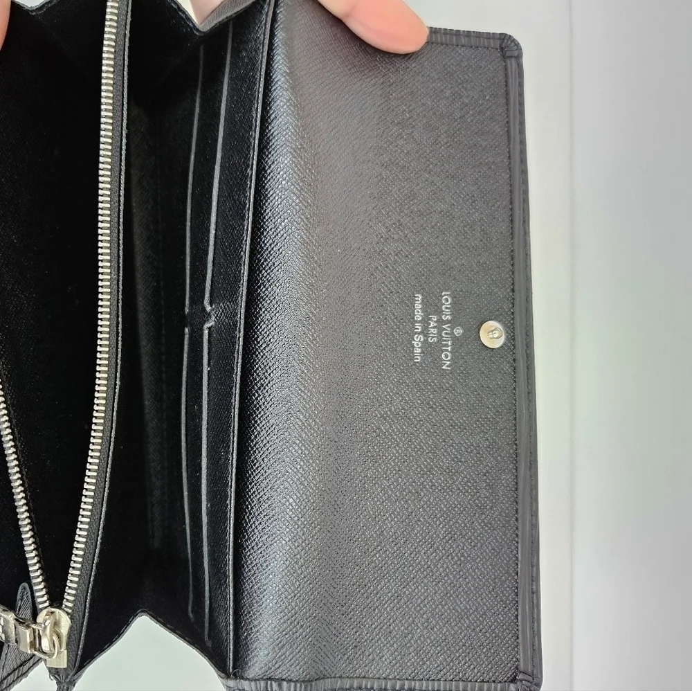 LOUIS VUITTON Epi Portefeuille Sarah Long Black Wallet